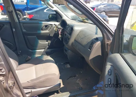 2004 Ford Escape Xls из США, поврежденный, VIN 1FMYU92194KA21145